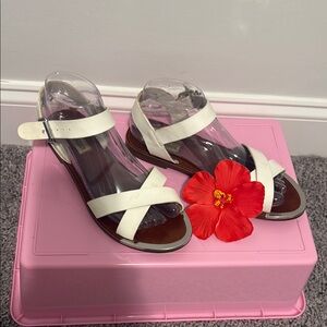 Steve Madden Bayley-R White and Brown Sandals with Adjustable Straps size 7.5 🌼